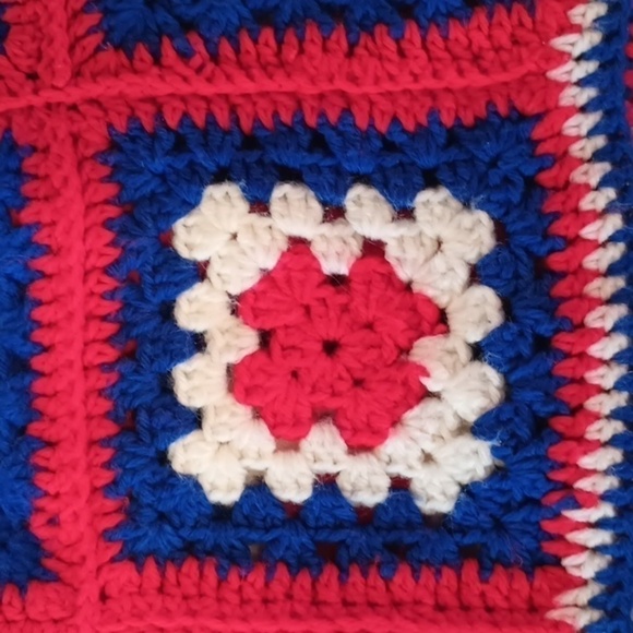 Vintage crochet blanket - Picture 4 of 4